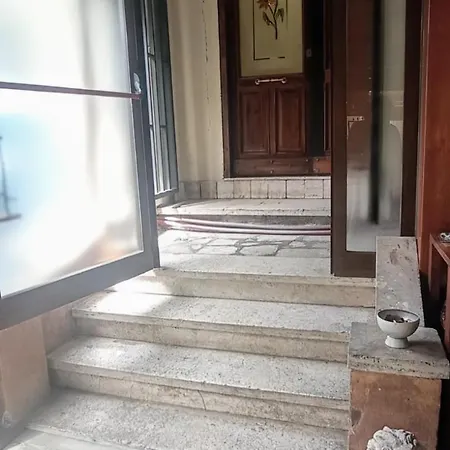 B&B Fermati Che E Tardi 티볼리