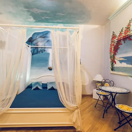 Bed and breakfast Fermati Che E Tardi 4*
